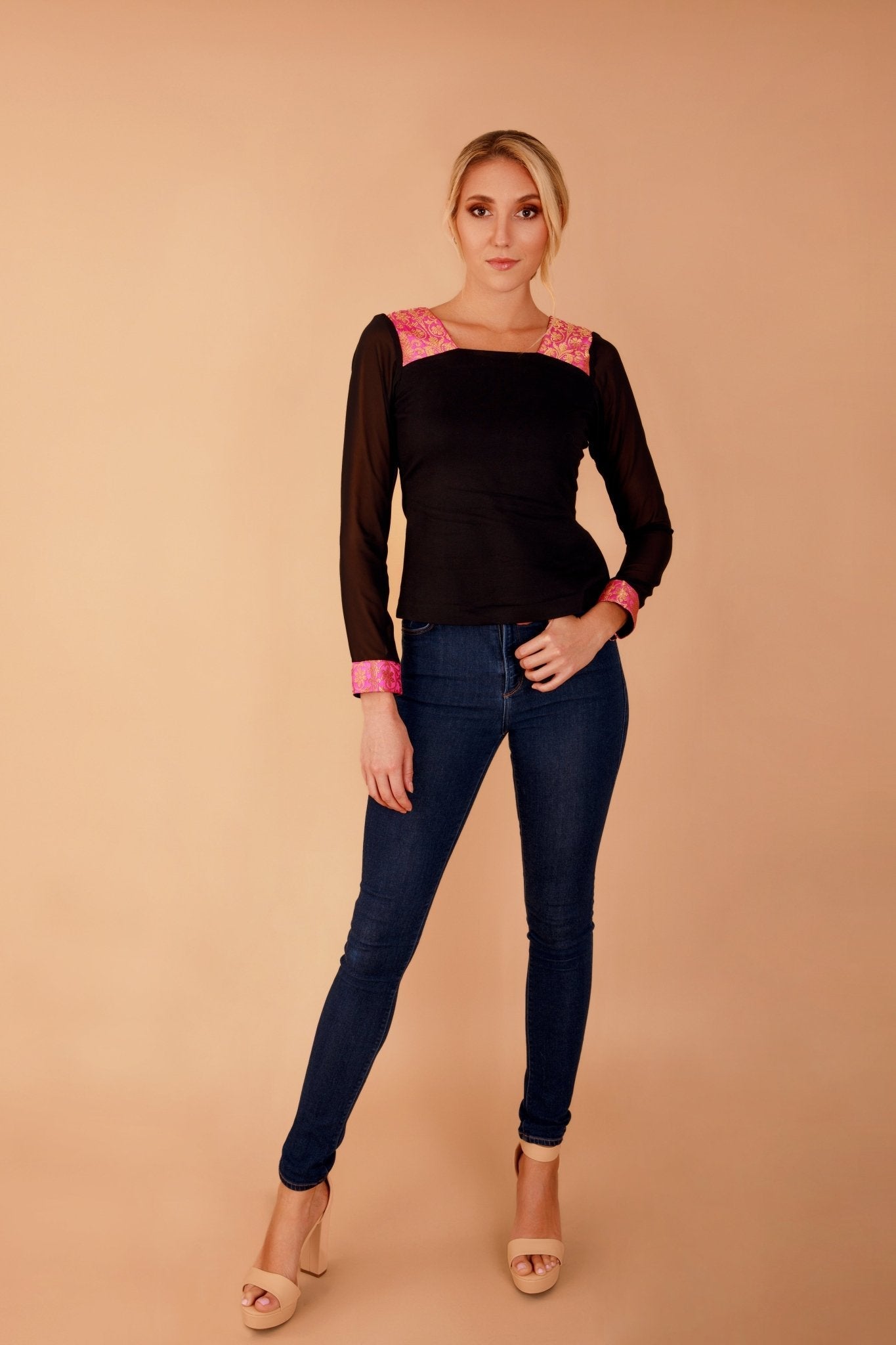 The Docle Top with Sleeves